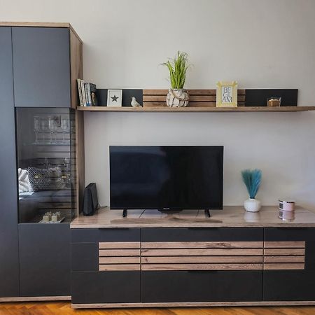 Apartment Cesarica Omiš Dış mekan fotoğraf