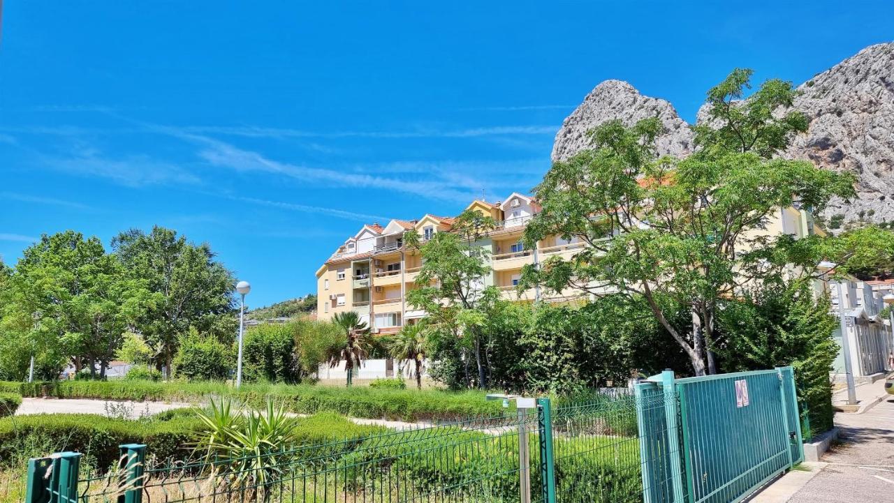 Apartment Cesarica Omiš Dış mekan fotoğraf