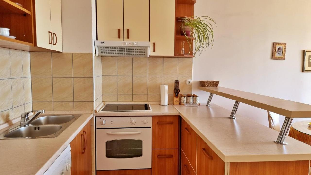 Apartment Cesarica Omiš Dış mekan fotoğraf